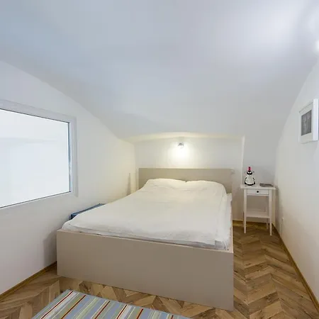 Art And Architecture Apartment